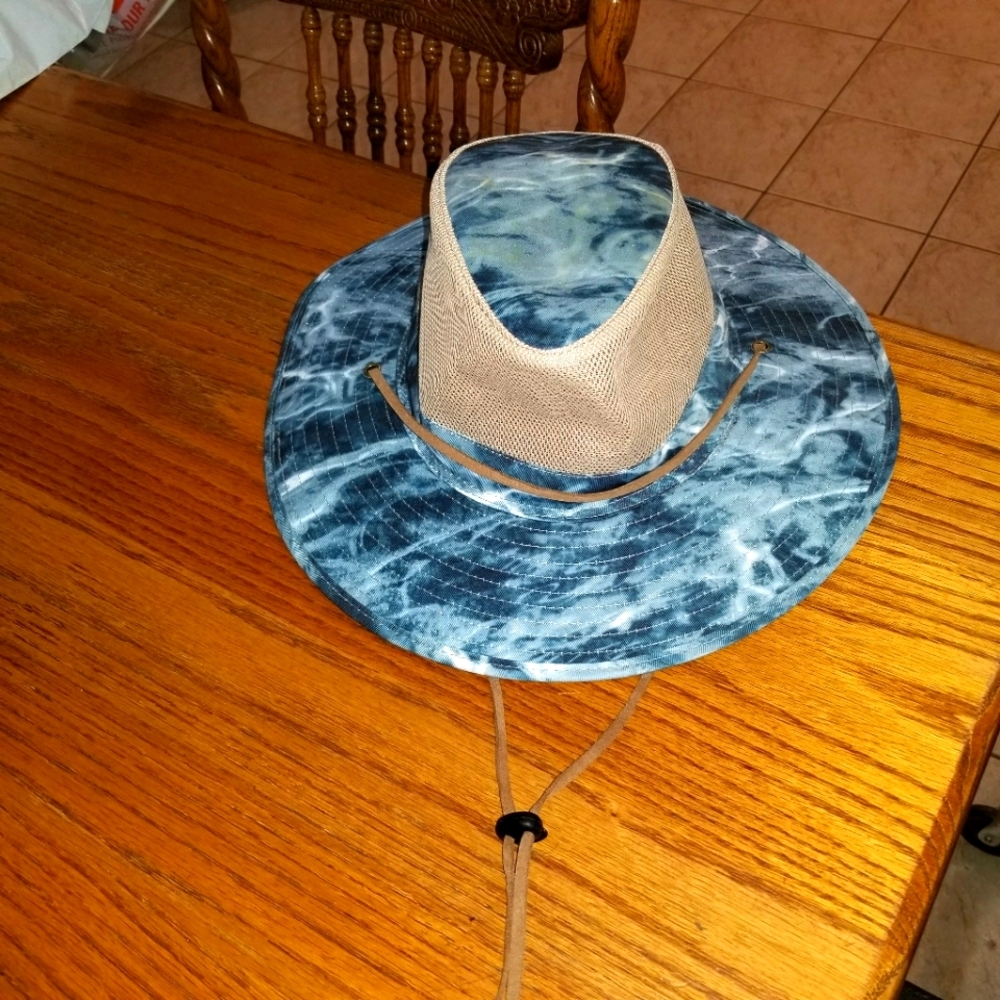 Gold Coast Sunwear Water Camouflage Wide Brim Hat Mesh Cap - Picture 1 of 4